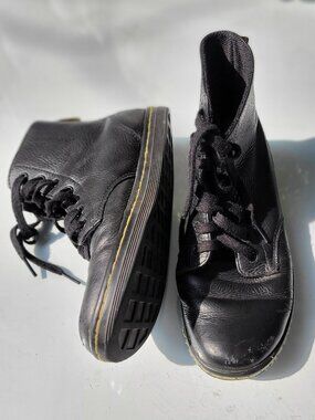 Dr. Martens Women's Leyton Boots Size US 9